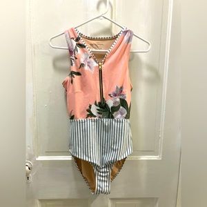 Albion fit zipper front one piece swimsuit size small